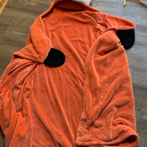 Kids Sleeping Fox Hooded Fleece Blanket w/Paws and a Tail - Picture 7 of 7